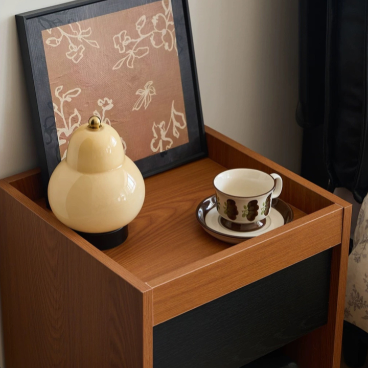 ELLIOT Modern Side Table
