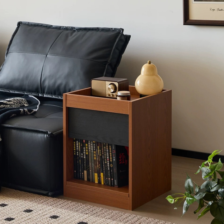 ELLIOT Modern Side Table