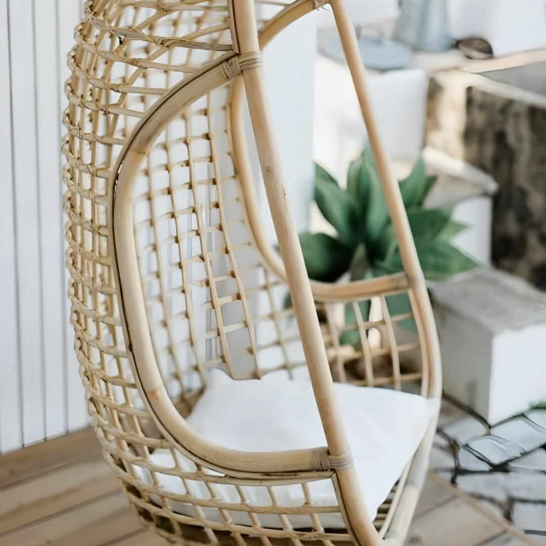 VAREQ Rustic Rattan Swing Chair