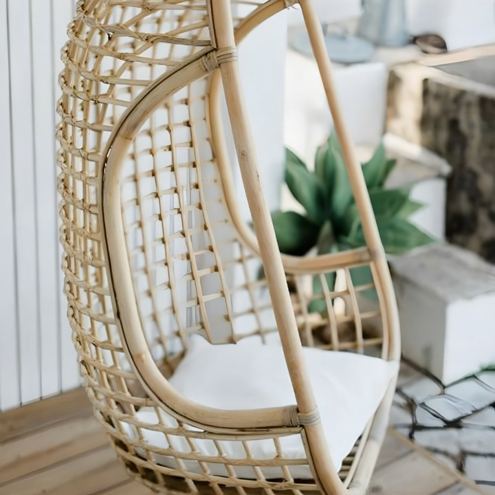 VAREQ Rustic Rattan Swing Chair