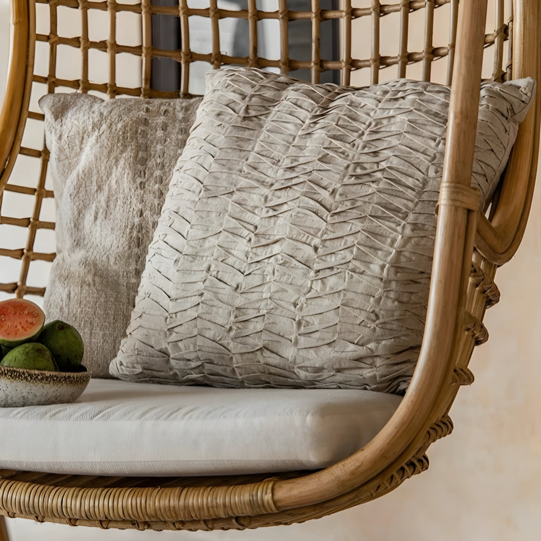 VAREQ Rustic Rattan Swing Chair