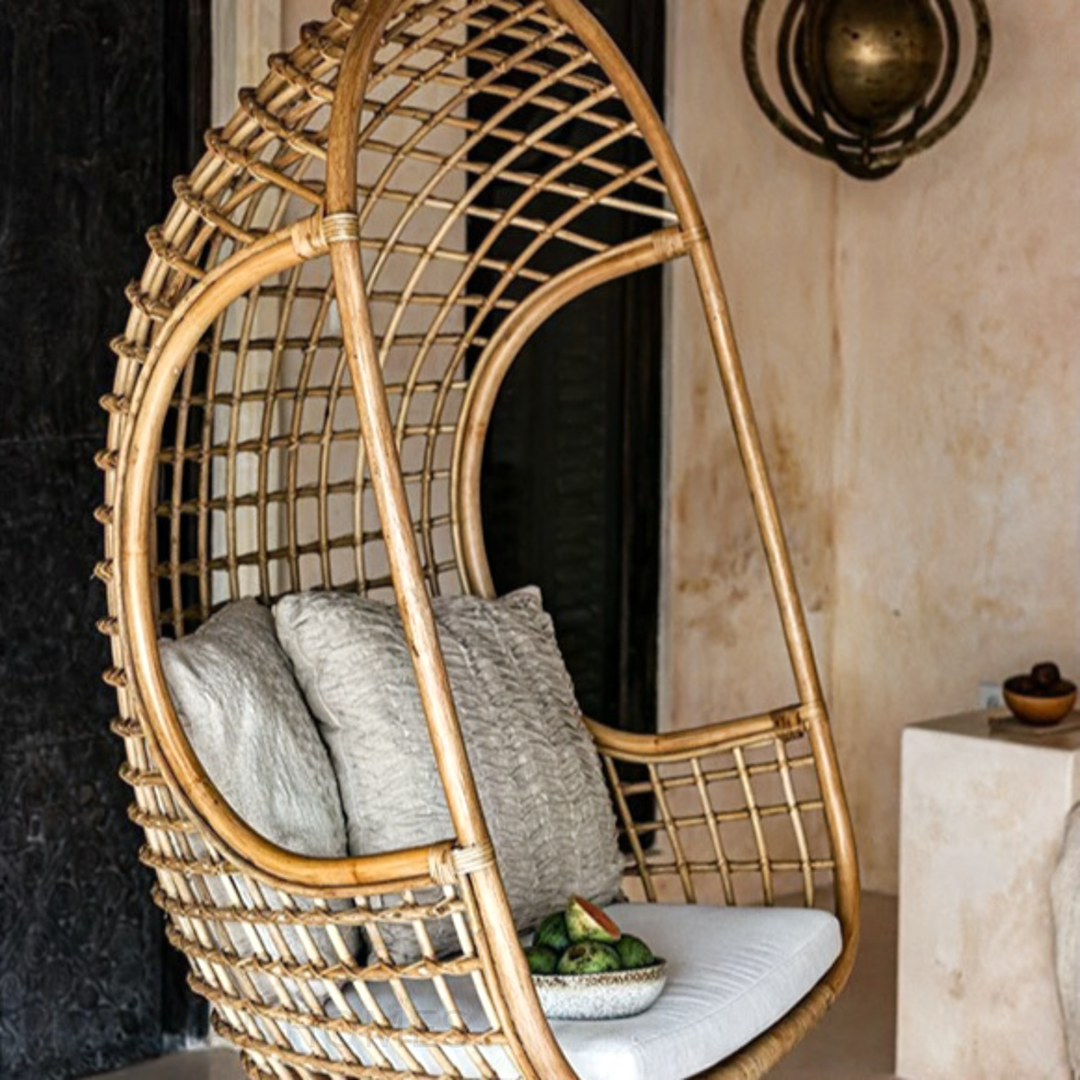 VAREQ Rustic Rattan Swing Chair