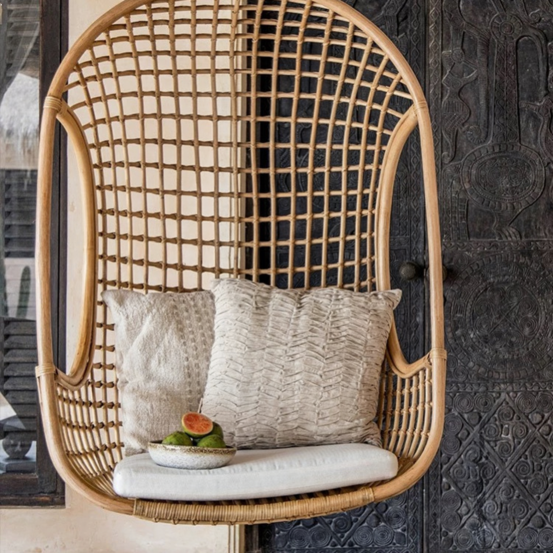 VAREQ Rustic Rattan Swing Chair