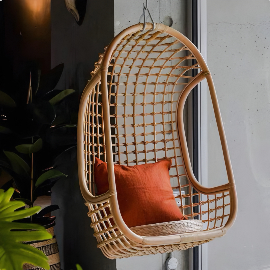 VAREQ Rustic Rattan Swing Chair
