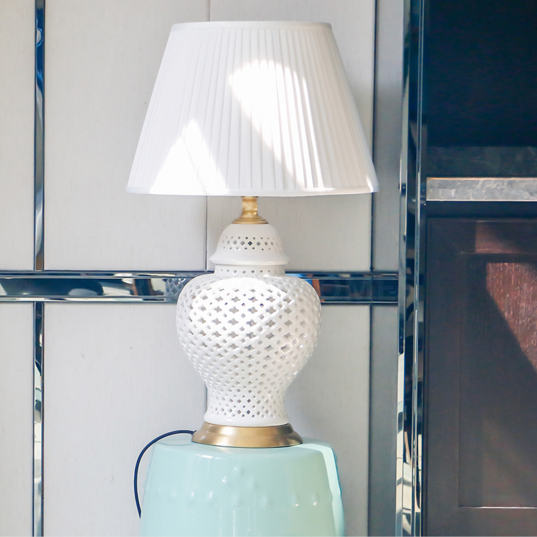 VITRUVIAN Roman Ceramic Table Lamp