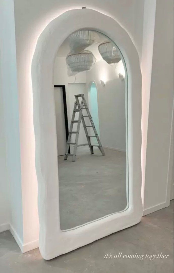 AUREVYNE Mirror