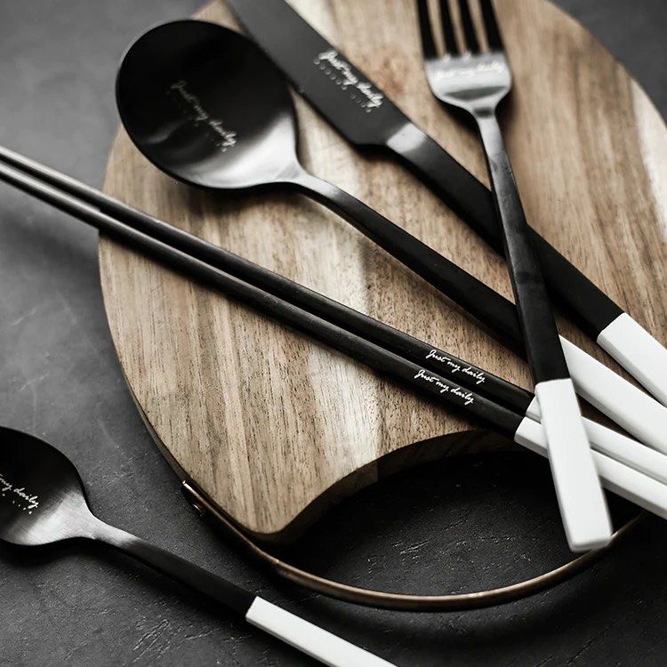 VALDORIEN Flatware Set - Cassa Haus Singapore