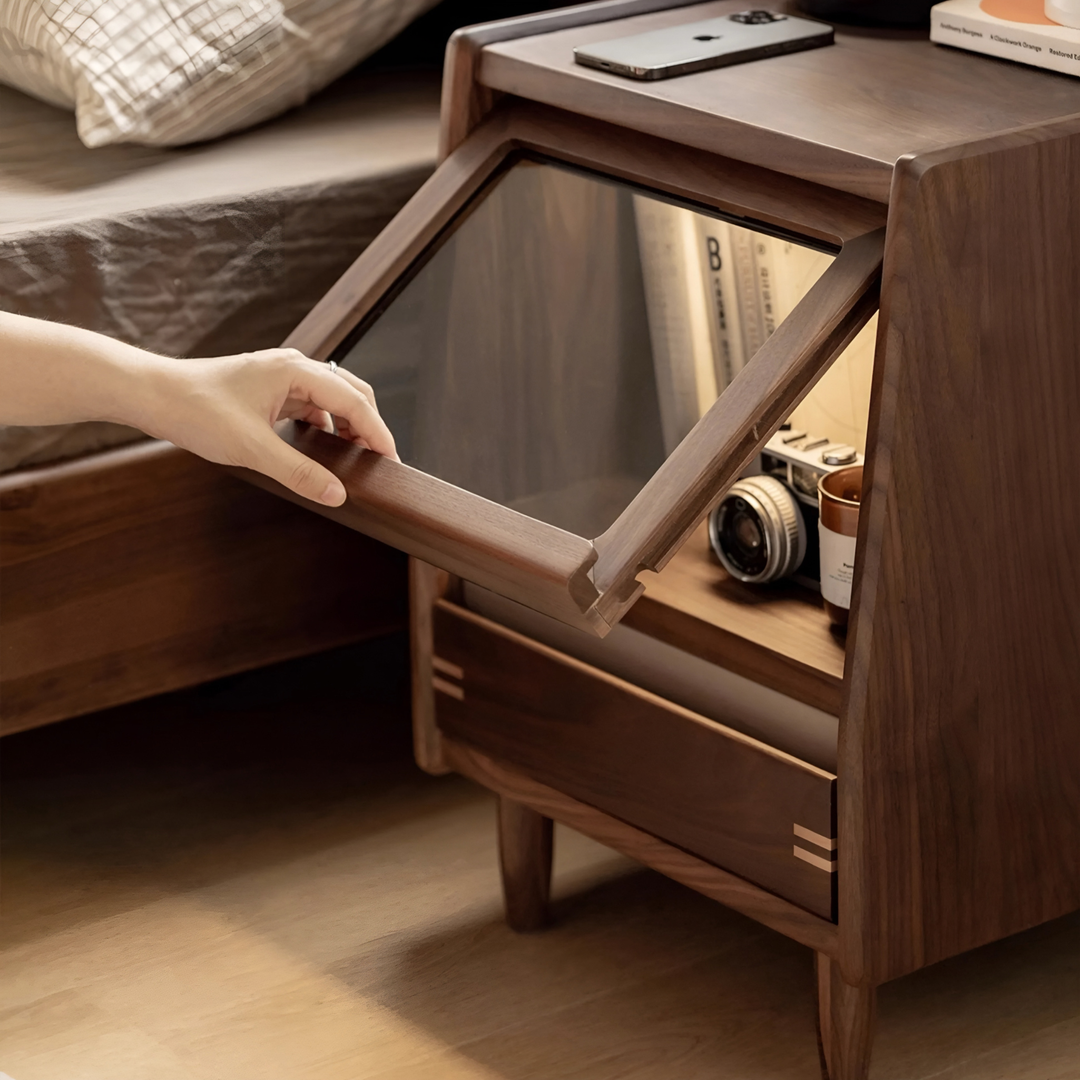VAREN Modern Solid Wood Bedside Table