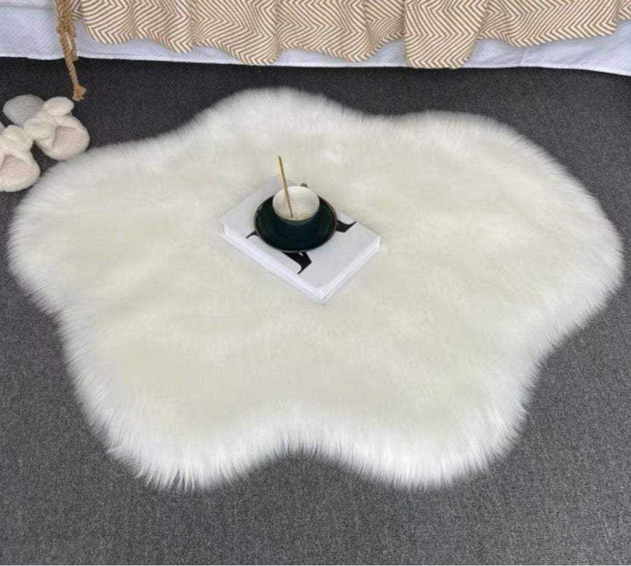 TORS Fluffy Minimalistic Rug - Radical Homes Singapore